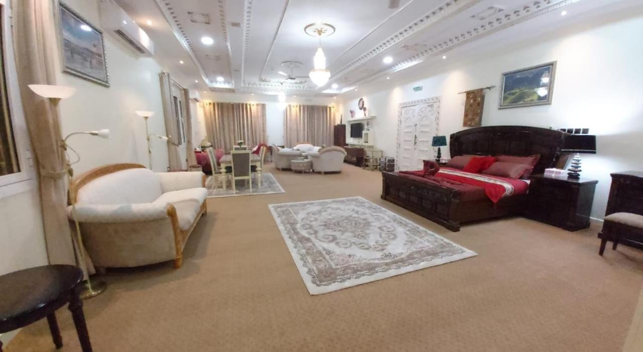 Sur Bandar Al Ayjah Hotel Apartments Екстериор снимка