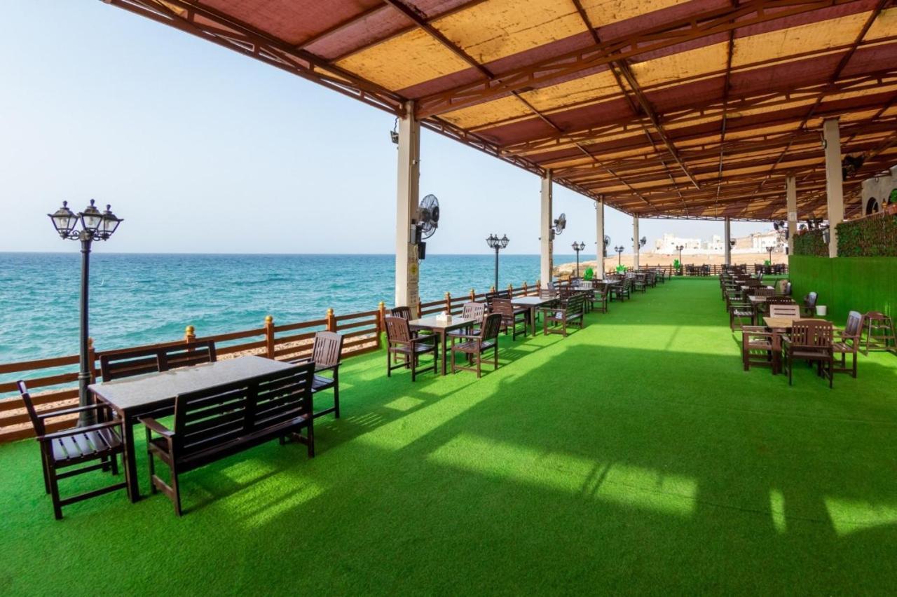 Sur Bandar Al Ayjah Hotel Apartments Екстериор снимка