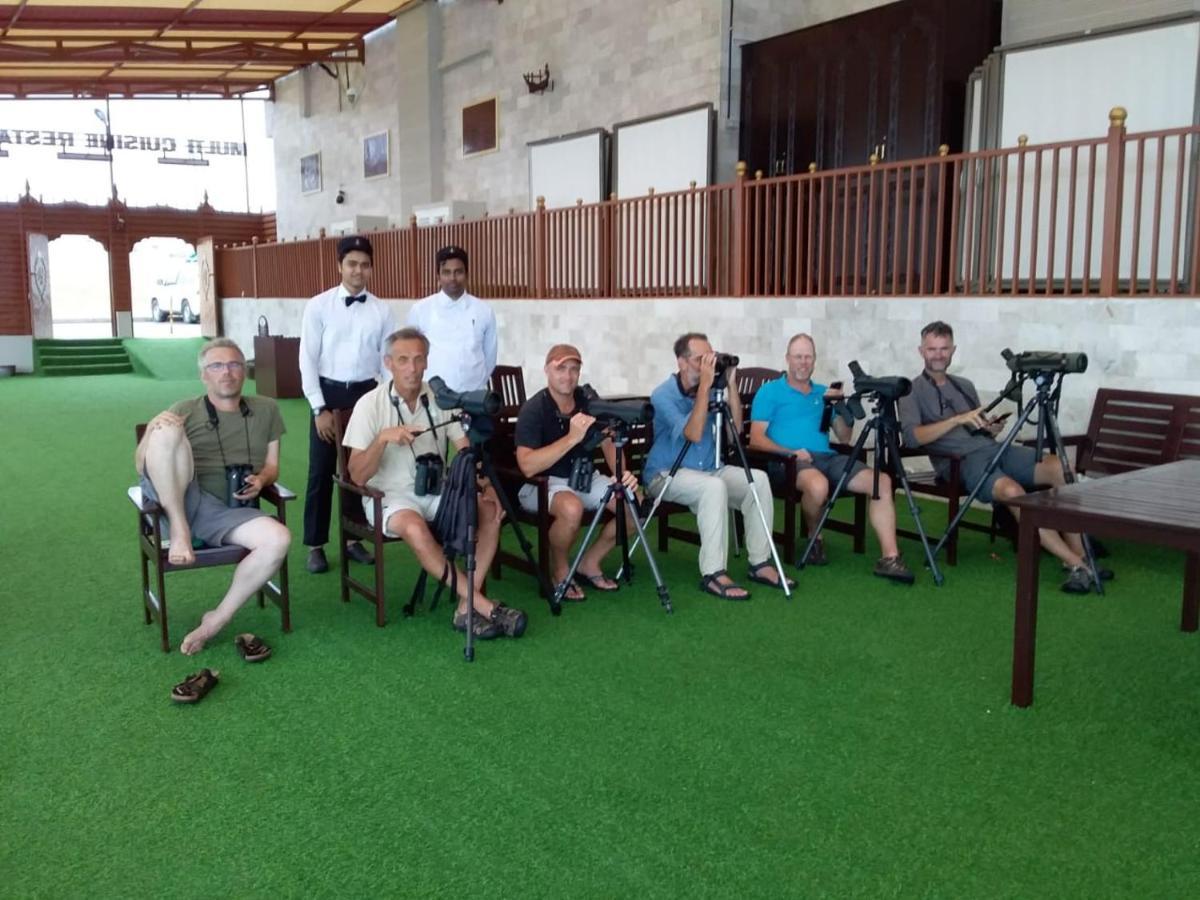 Sur Bandar Al Ayjah Hotel Apartments Екстериор снимка