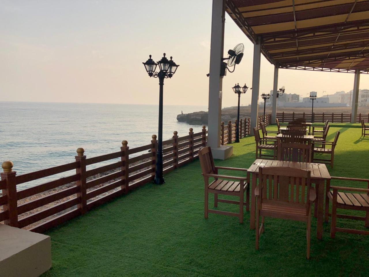 Sur Bandar Al Ayjah Hotel Apartments Екстериор снимка