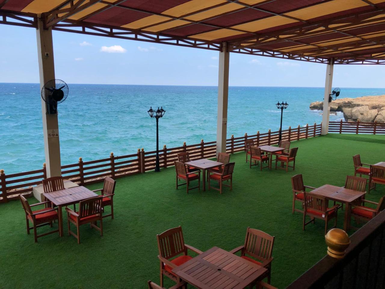 Sur Bandar Al Ayjah Hotel Apartments Екстериор снимка