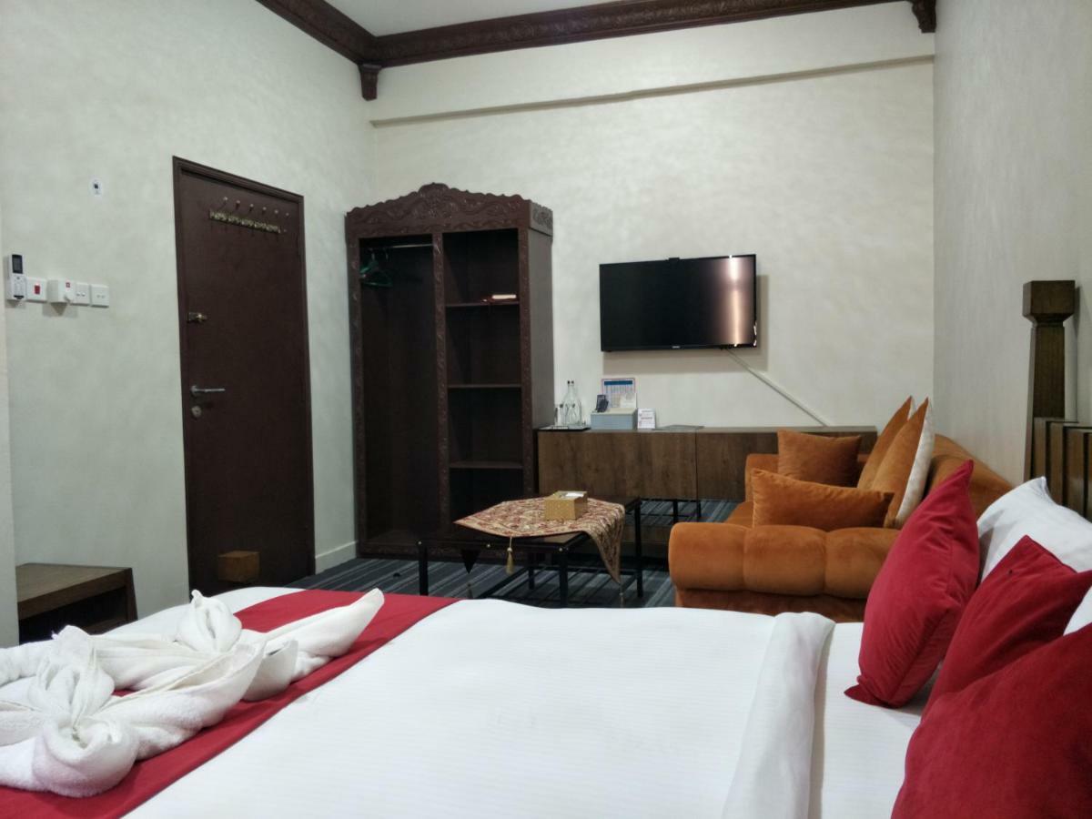 Sur Bandar Al Ayjah Hotel Apartments Екстериор снимка