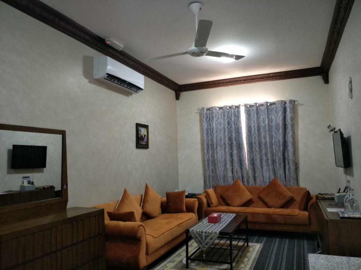 Sur Bandar Al Ayjah Hotel Apartments Екстериор снимка