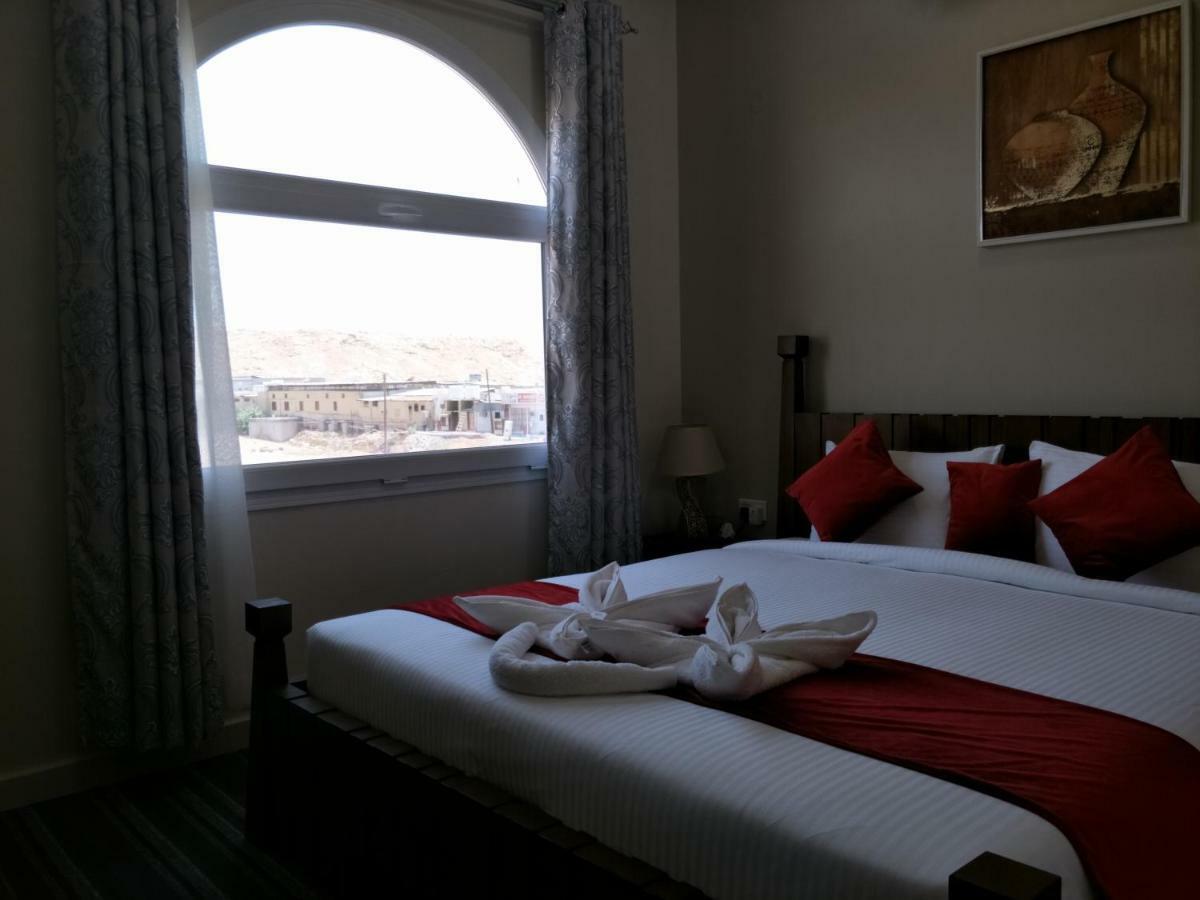 Sur Bandar Al Ayjah Hotel Apartments Екстериор снимка