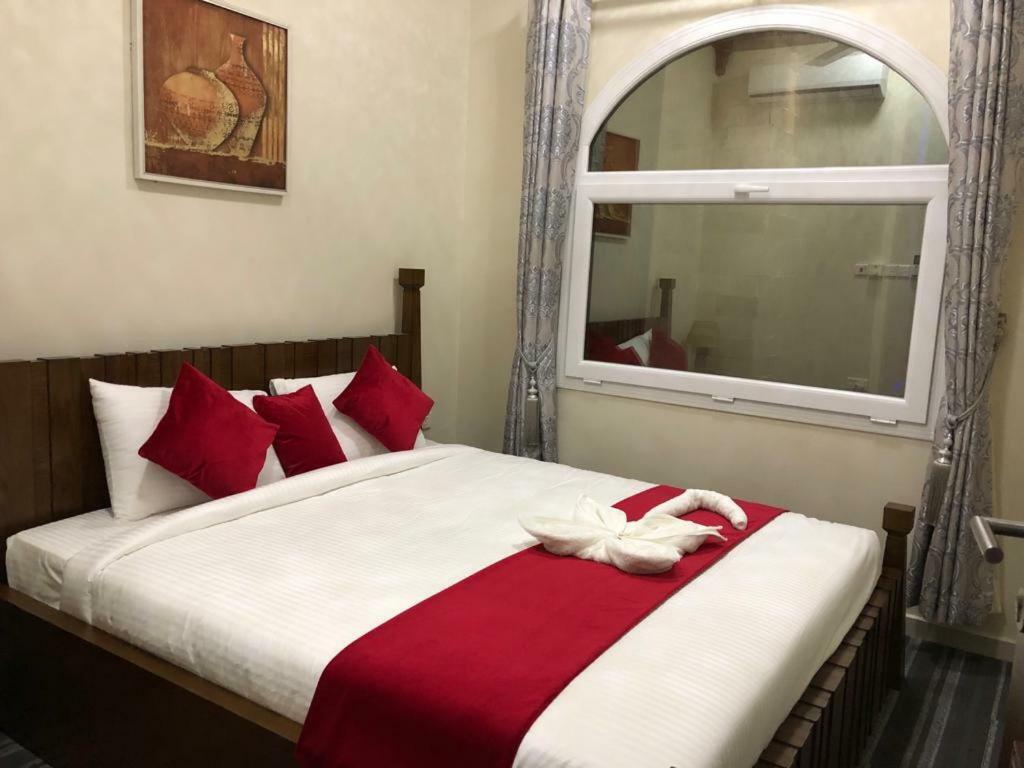 Sur Bandar Al Ayjah Hotel Apartments Екстериор снимка